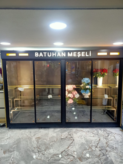 Çiçek Dolabı