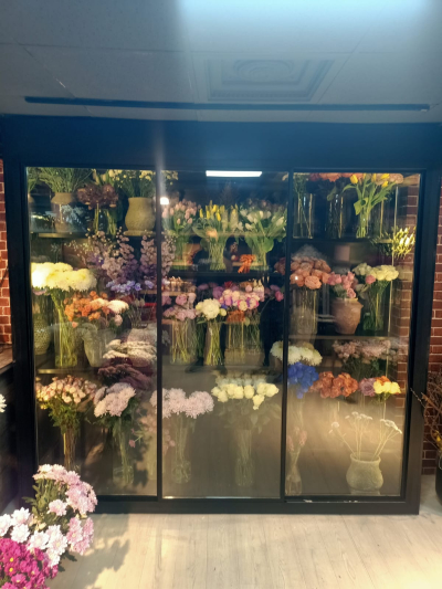 Çiçek Dolabı
