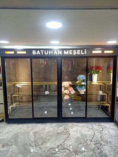 Çiçek Dolabı